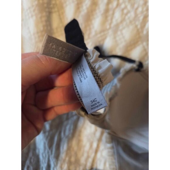 Victoria's secret intimates 34C free shipping - Picture 7 of 7